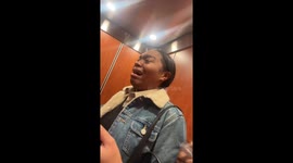 Sister experiences panic attack after getting stuck in elevator in New York, USA