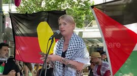 Australia: Clementine Ford addresses Palestinian Solidarity rally in Naarm-Melbourne