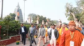 Sri Lankan President prays at UNESCO world heritage temple