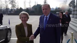 Turkish president urges EU to support Syrian refugees' return
