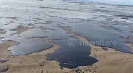 Oil spill reaches and covers coast in Anapa, Krasnodar, Russia