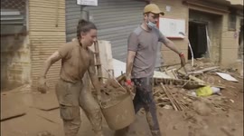 Volunteers praise flood rescue efforts in Spain's Valencia, stress importance of expert advice