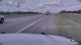 US: Smuggler Jumps From Moving Truck After High-Speed Chase In Texas