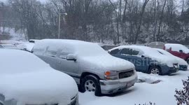 US: Intense snowfall in St Paul, MN