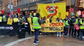Noisy picket outside Harrods as workers begin their strike ahead of Christmas