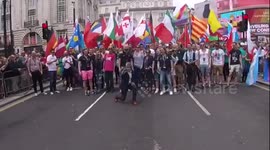 DUPLICATE Sadiq Khan takes selfie at London Pride