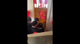 Bride-picking tradition leads to broken door in Guangdong, China