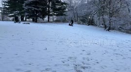 US: New York City Sees First Measurable Snow On First Day Of Winter 3