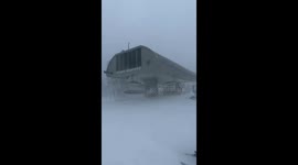 Strong Winds at Mammoth Mountain CA, USA