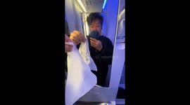Airplane toilet suction test amazes passengers in Guangdong, China