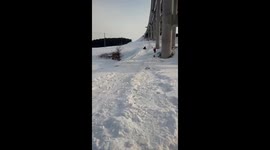 Snow tubing mishap in Jilin Province captured on video