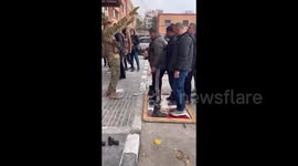Syria: Former Assad regime soldiers are handing over their weapons to the new government