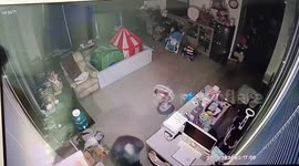 Vietnamese tourists arrested in love hotel over theft spree