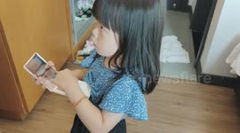 This 3 years old mimics her mom make up