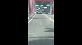 Scary moment bridge shakes as drivers travel during Christmas rush