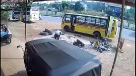 India: Mechanic flung into  5 feet on air after bus tyre repair bursts in Karnataka