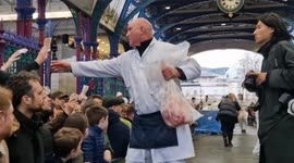 Bargain hunters seek out juicy dinners at Smithfield Market Christmas Eve Meat Auction