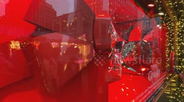 Holiday shopping at Herald Square | Macy’s gift photos