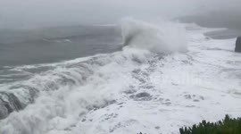 US: Santa Cruz Wharf Collapses As High Waves Batter Northern California Shoreline 5