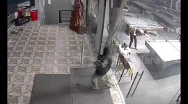Woman crashes into glass door in Thái Nguyên, Vietnam