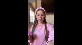 Beauty influencer accidentally hits face with product cap in Puerto Montt, Chile