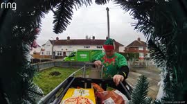 Delivery driver responds to humorous doorbell message in Hull