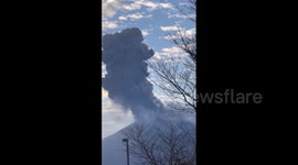 Japan: Eruption At Sakurajima Sends Ash Plume Rising To 2,200 Meters 2
