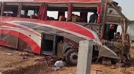 10 killed in passenger bus crash in Pakistan's Punjab