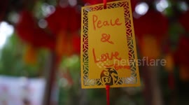 Foreign expats immersed in Chinese culture at Spring Festival fair