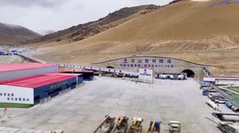 Explore world's longest expressway tunnel: Drilling through Tianshan Mountains