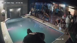 Woman slips and falls into pool in Fernando de la Mora, Paraguay