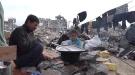 Gaza Strip: Displaced Gazans face desperate struggle to survive as winter sets in