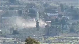 Lebanon: Israeli soldiers set fire to a house in the village of Bani Hayyan