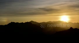 Foreign visitors experience charm of China's Great Wall