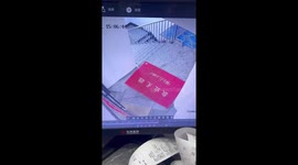Resident slips on doormat outside home in China