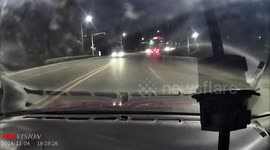 Quick-thinking driver swerves to avoid stopped car
