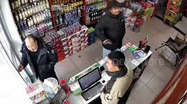 4.6-4.8 Magnitude earthquake causes panic in grocery store, Yinchuan, China