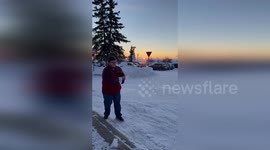 US: Meteorologists Create Stunning Cloud Effect with Hot Water in -35°F Weather