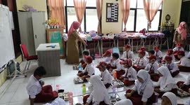 Indonesia: First free meal for school in Indonesia