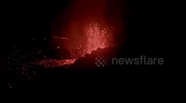 Timelapse shows volcano spitting lava in Hawaii
