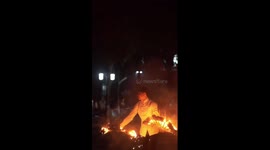 Thrilling kung fu show in molten iron fireworks