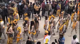 Thousands of Naga sadhus and saints entered the Maha Kumbh fair, crowd gathered in the city to welcome them