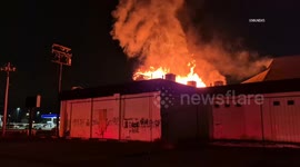 US, Bakersfield: Bakersfield Carquest Building Fully Involved in Flames