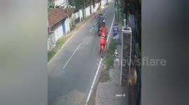 Two moving speed bikes fighted both biker life save in Anakulam, Kerala