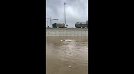 Vehicles completely submerged as flooding wreaks havoc in Mecca