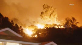 US, Los Angeles: Sylmar Hurst Fire Burns Near Community Part 5