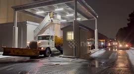 US: VDOT Crews Work Overnight to Treat Roads Amid Hazardous Conditions