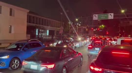 US: Gridlock traffic as west Hollywood residents flee sunset fire