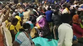Six dead and 30 injured in stampede at Indian temple