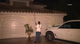 US, Los Angeles: Brentwood Mountain Gate Comunity Starts To Evacuate As Fire Moves Closer With Sound On Tape